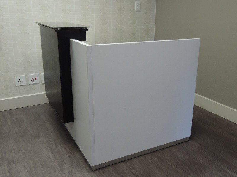 Compact Giorgio reception desk